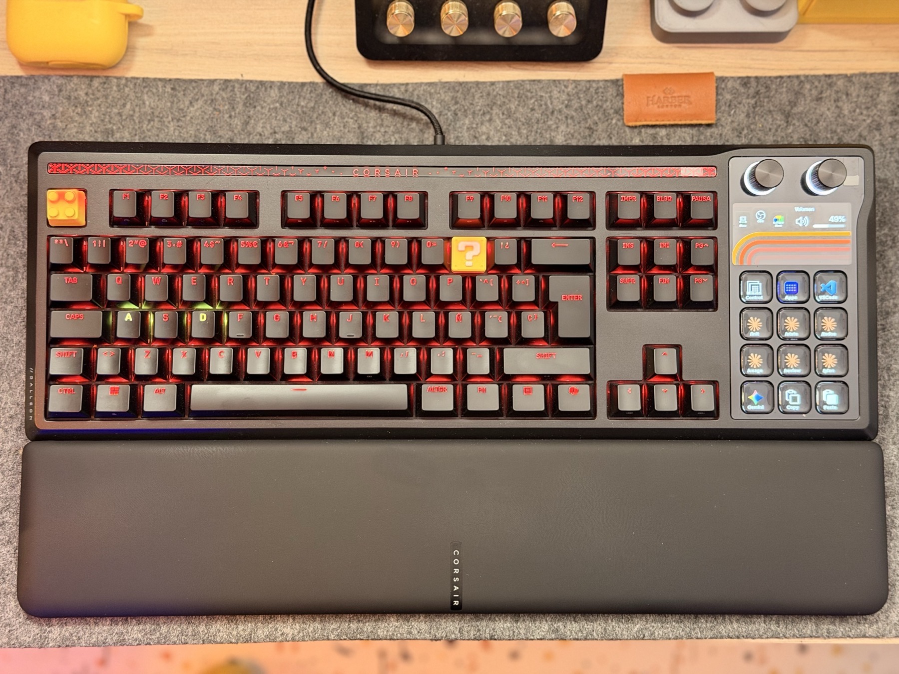 Corsair Galleon 100 SD en escritorio