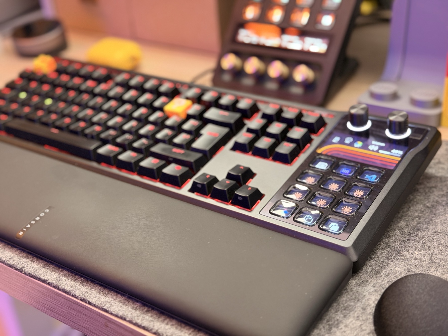 Detalle del teclado Corsair Galleon 100 SD